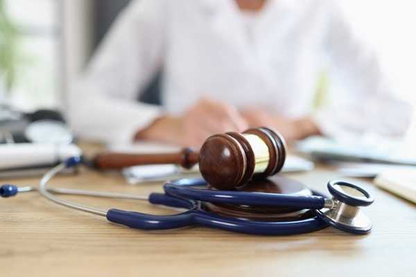 Arrêt maladie et congés payés : le juge précise les règles de prescription