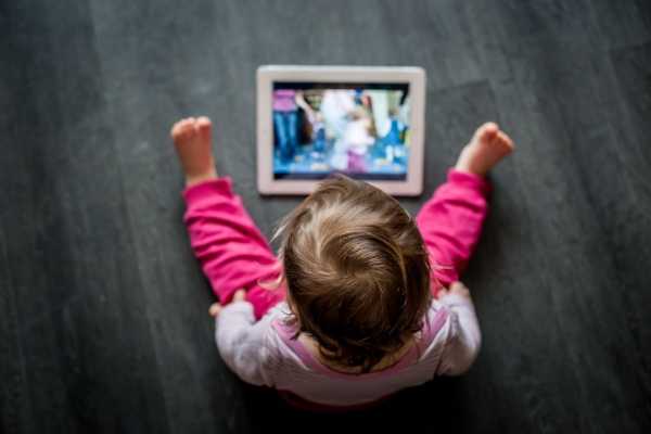 Garde d’enfants : privés d’écrans ?