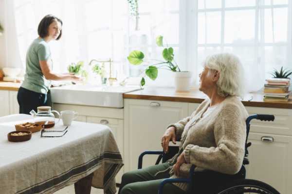 Aide à domicile : l’âge d’accès à l’avantage social est réhaussé 